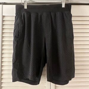 Lululemon Men's Black and Grey Printed 9” Shorts Medium
